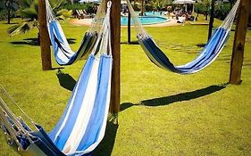 Apartamento Térreo 3 suítes Master Resort Treebies à Beira Mar Subauma Bahia